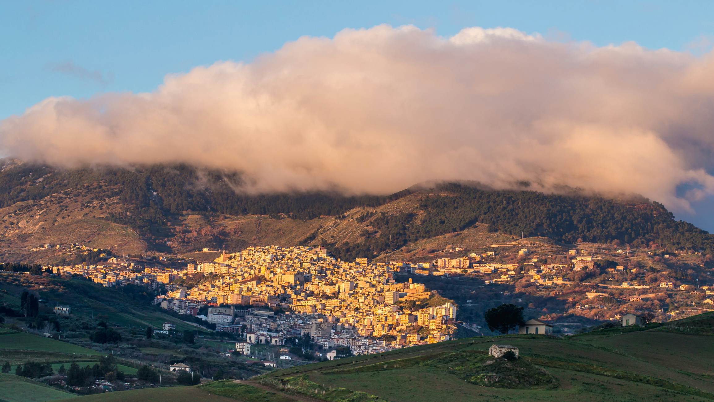 The Italian towns giving away houses for €1 Lonely